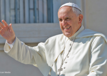 Pope Francis Battles Flu, Taken Into The Hospital