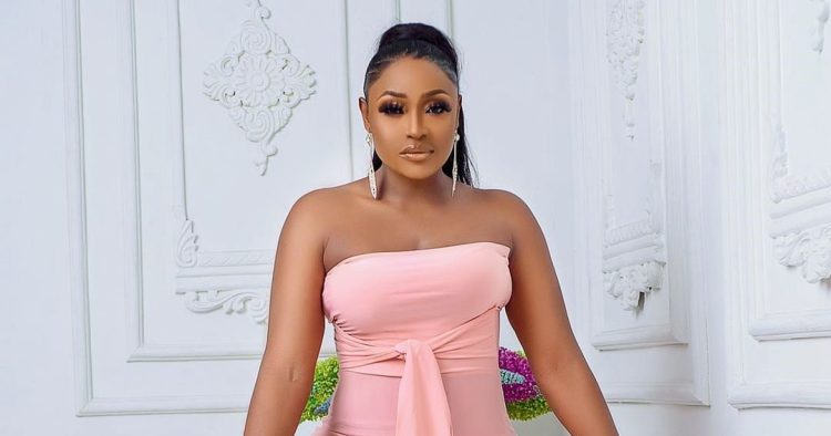 Nigerian Actress Lizzy Gold