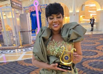 Ghanaian Gospel Singer, Empress Gifty Stuns at 2025 GMA USA, Beats Black Sherif and Others to Win Artiste of the Year (video)