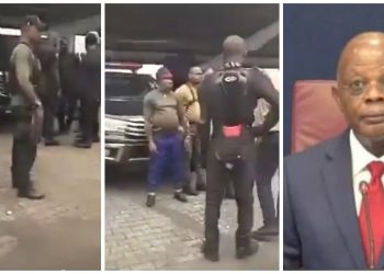 Nigeria; Rivers Government House Security Personnel Protest Against Administrator Ibas ( Video)
