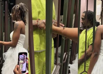Trending: “I found a good Man” – Bride Marries prisoner Fiancé in jail (Photos)