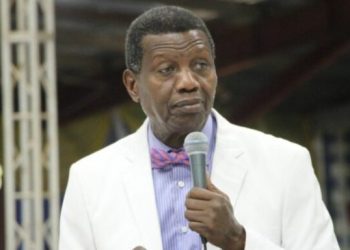 Nigeria: “She followed me to my hotel room” – Pastor Adeboye shares how he healed woman with scars on her body (Video)