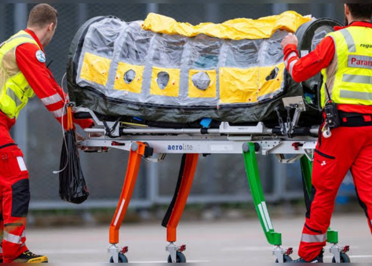 Nigeria’s Ebola Patient Evacuated: What Happens to the 52 Contacts?